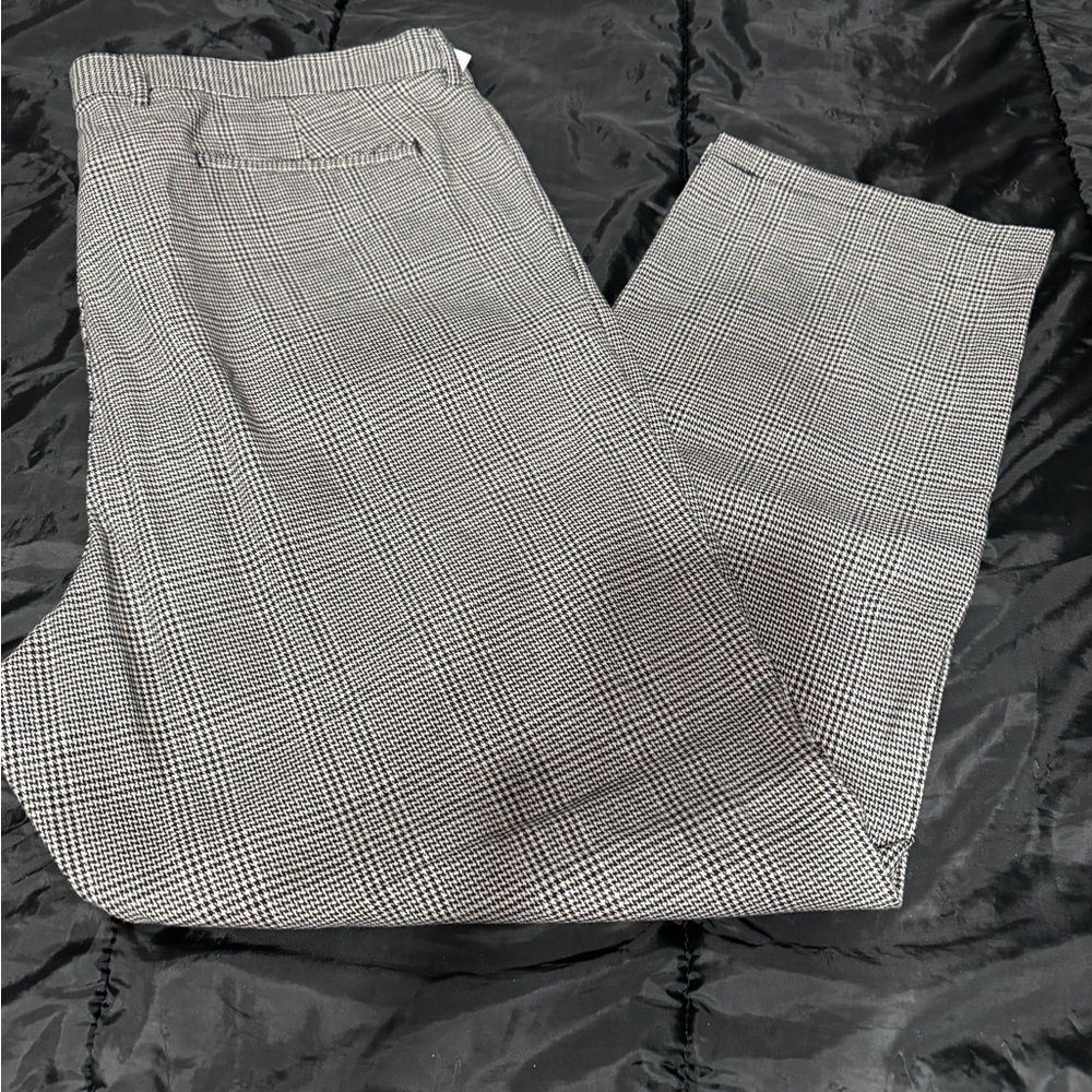 Old Navy Men's Black and White Plaid Pants